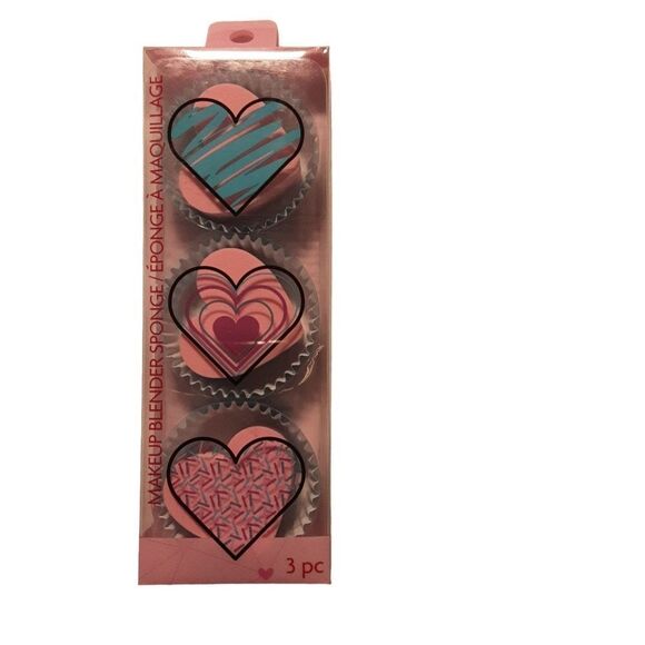 FOURSQUARE Makeup Blending Sponges Look Like Valentine's Candy‎ Set of 3 - Picture 5 of 6